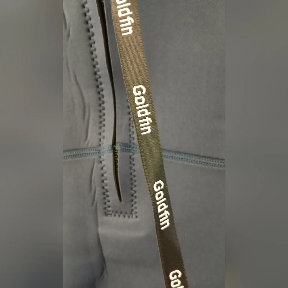 GoldFin Kids Long Sleeve Full Body Wetsuit Size 8